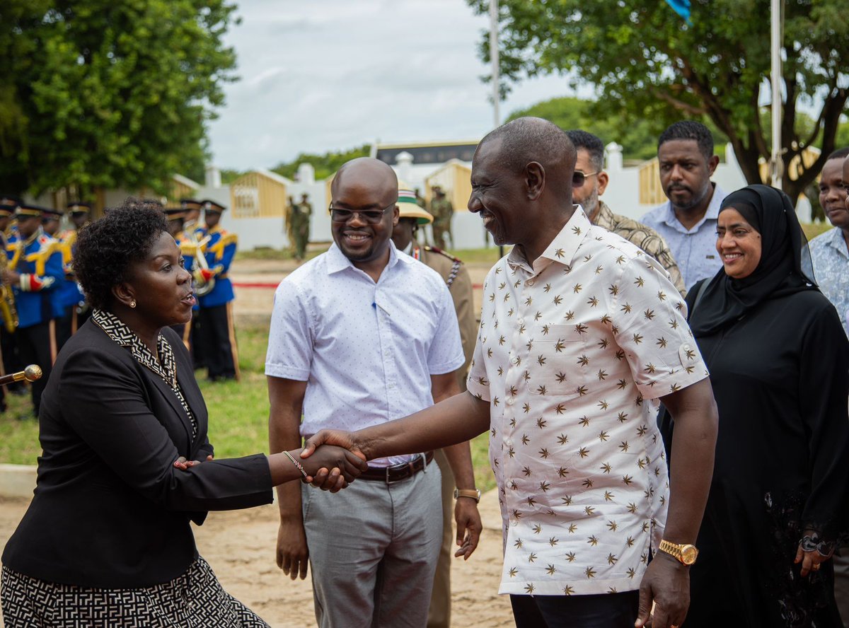 WilliamsRuto's tweet photo. Government services are the right of every Kenyan. We are committed to ensuring access including online for all across every part of the country. https://t.co/VEfC0IFU0P
