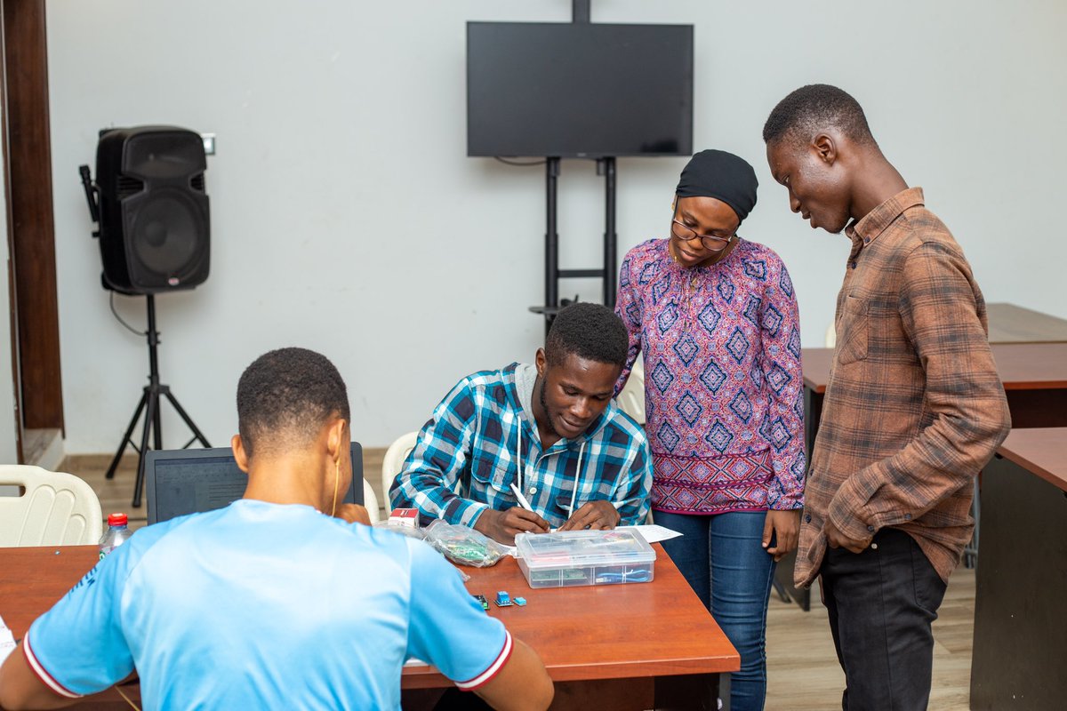 FoundryCamp's tweet photo. After a lengthy period of training, we have reached the finish line! Over the course of two months, participants were guided through a comprehensive training session, equipping them with the necessary skills to successfully complete their projects.
Well done to our participants! https://t.co/UEddQAeFVF