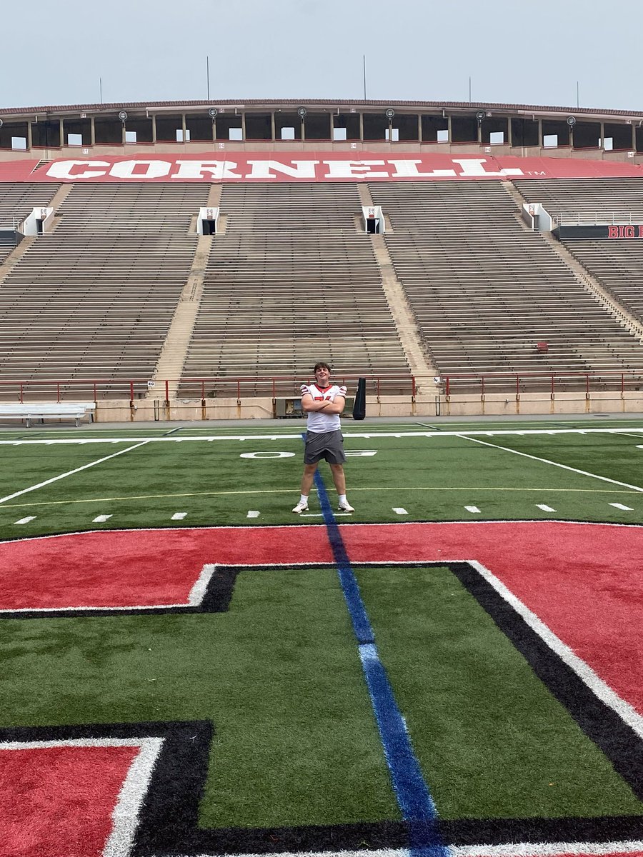 antippas_w's tweet photo. Had a great time at @BigRed_Football. Thank you @KJMcDonough for showing me around campus! Enjoyed meeting the coaches and learning about the program. @JaredBackus1 @CoachCNice @SeanCascarano @HRCoachMAB https://t.co/v0VoCnvp3c