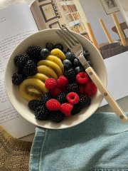 Conan01184's tweet photo. Recently, I have become obsessed with sweets, and I finally understand what it feels like to eat sweets to heal when I am in a bad mood. just gain weight https://t.co/zT3eptfAer