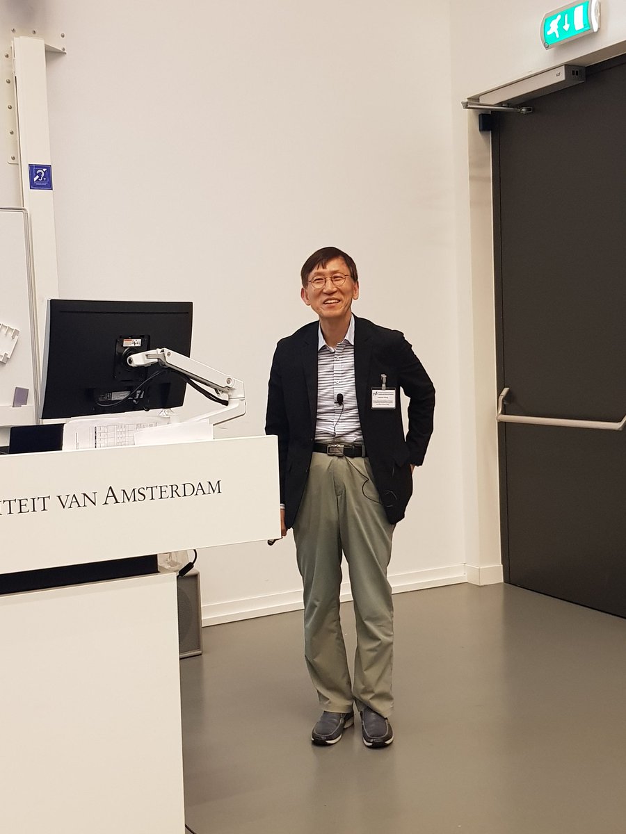 carbene_nitrene's tweet image. Second #ISCNC2023 plenary lecture of today, the great prof. Sukbok Chang, master in (enantioselective) transition metal catalyzed acyl nitrene transfer reactions using dioxazolones. What a pleasure to host prof. Chang in Amsterdam! Great work, excellent presentation!