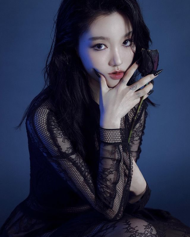 loonalog's tweet image. VAMPIRE GOWON CONCEPT?!