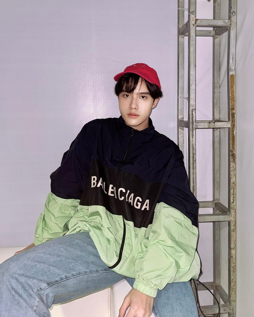 ffordful's tweet photo. Backstage BTS 💥 https://t.co/Q2qEYAUJsH