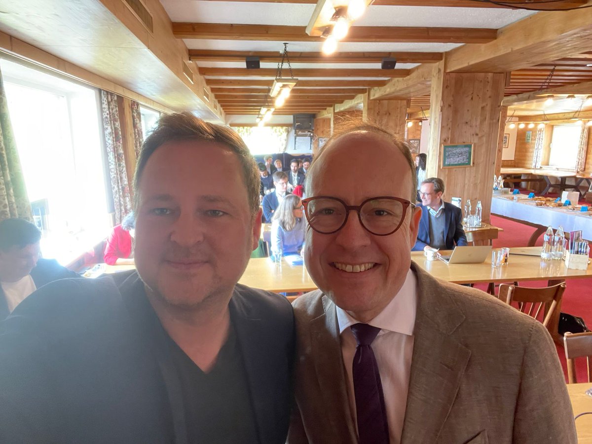 the_omLAW's tweet photo. #BlockchainSummit2023
@max_heinzle
DANKE für Deinen großartigen Vortrag zur #Tokenisierung und dem neuen DLT Pilot Regime heute im #Alpenhaus hoch über #Kitzbühel.
@Uni_MR @21financeAG @21finance https://t.co/jqSd2EOoC4