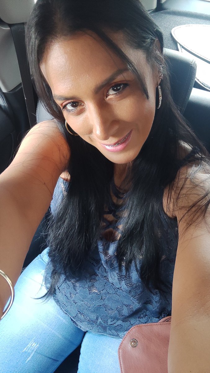 Isis_Splash's tweet photo. Buen día mi gente linda💋 https://t.co/oOwn9hu4ij
