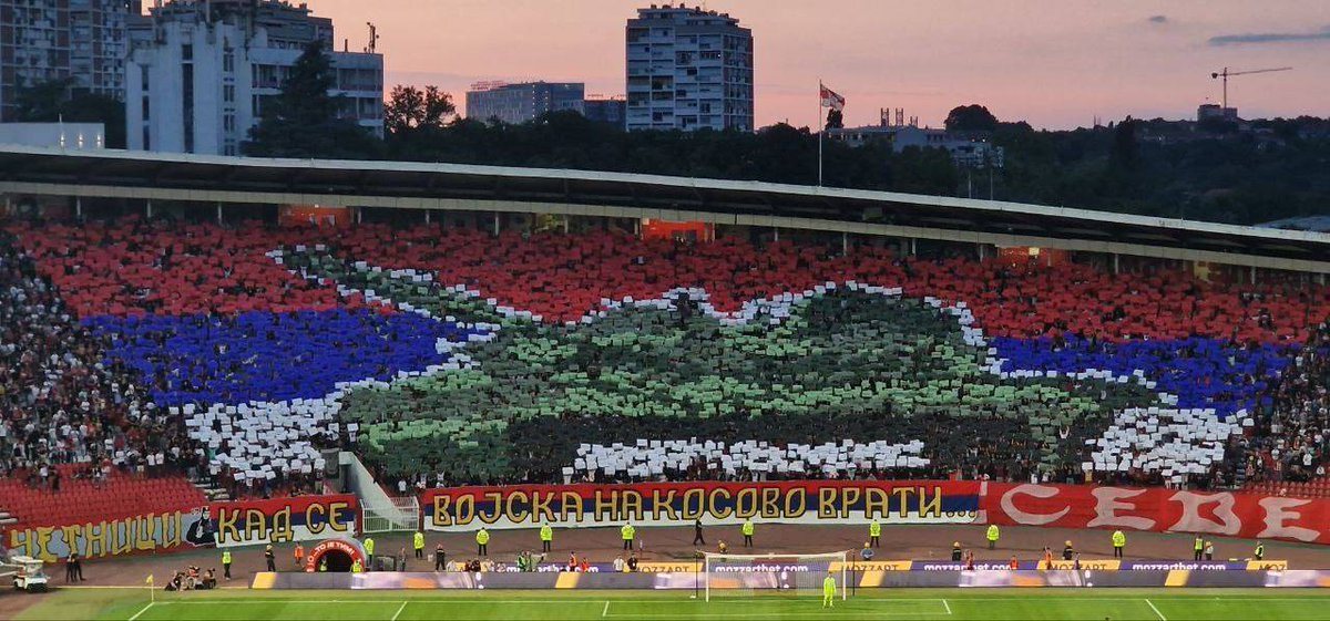 HCeku's tweet photo. In a friendly match b/w Red Star and Fiorentina, the Serbian fans displayed the shameful message "When the army returns to Kosovo".

Warmongering rhetoric is a clear indication that Serbia hasn't changed. This cannot go unnoticed and unpunished by the international community. https://t.co/oS0K4cQ4tj