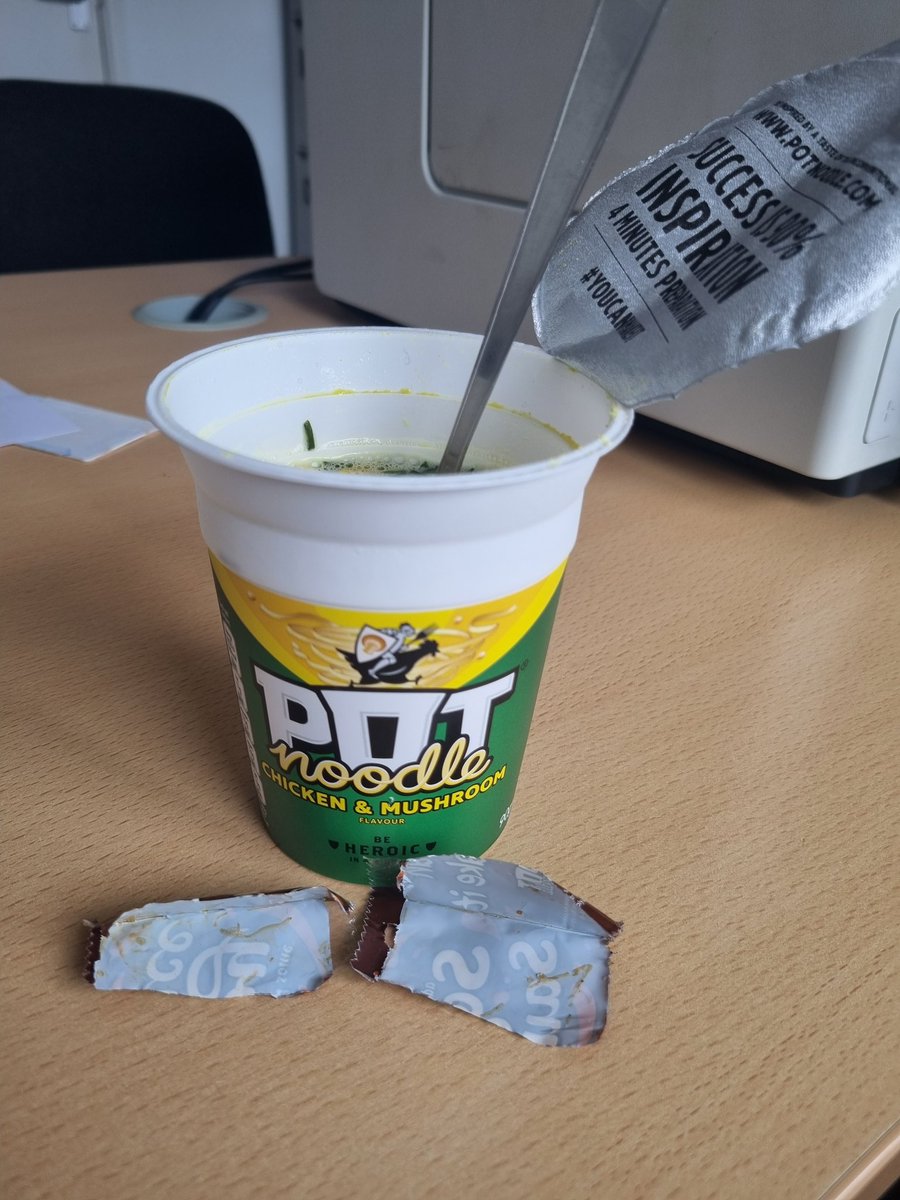 ac_cloud's tweet photo. @PotNoodle I was just about to tuck into my delicious pot noodle but the package of soy sauce has been sealed empty! 😔 lunch ruined! https://t.co/kFEa50z1QV