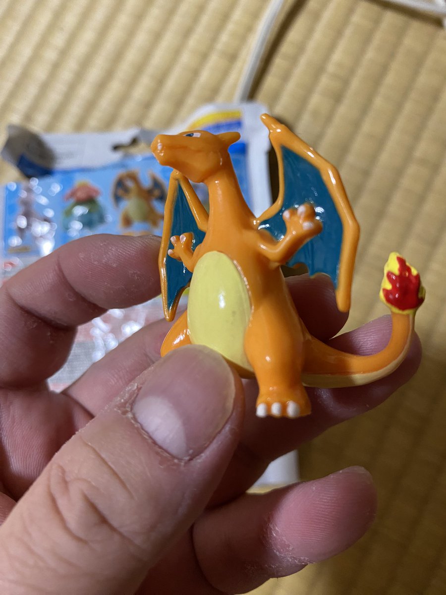 tmgtk_G's tweet photo. 税込700円出して買う品じゃあないね…

#ポケモン #びっくらたまごDX #リザードン #Pokemon https://t.co/83MPjb6DMJ