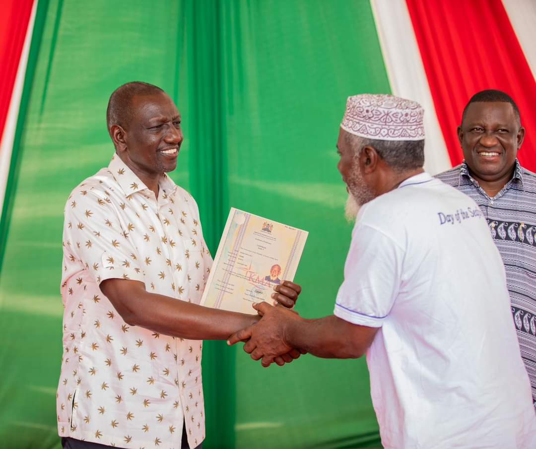 Waziri_Mvurya's tweet photo. We have trained 300 Coxwains under @MaritimeKE &amp; @WilliamsRuto has issued them with certificates. #kazi_tu https://t.co/WnuEzgKmgY