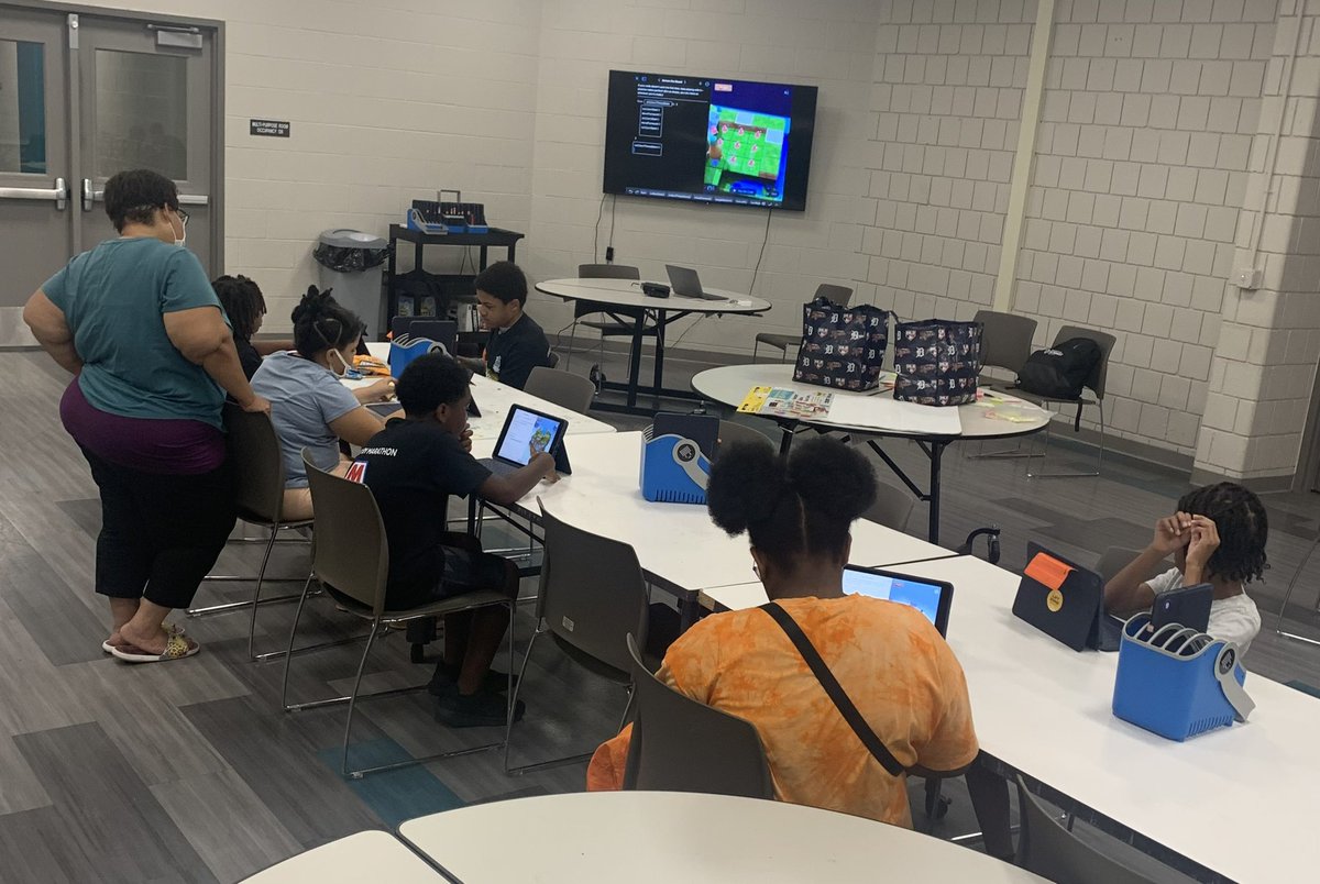 DetroitPAL's tweet photo. We had an amazing first day of our Intro to Coding program! Can't wait to dive deeper into the world of programming with our PAL kids.
Let the coding adventures begin! π»
π€ @MarathonPetroCo | #palcodes https://t.co/wZPDDjePdT