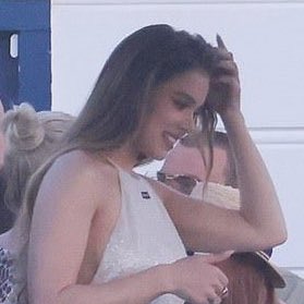 ○ single
○ taken
● in love with hailee steinfeld