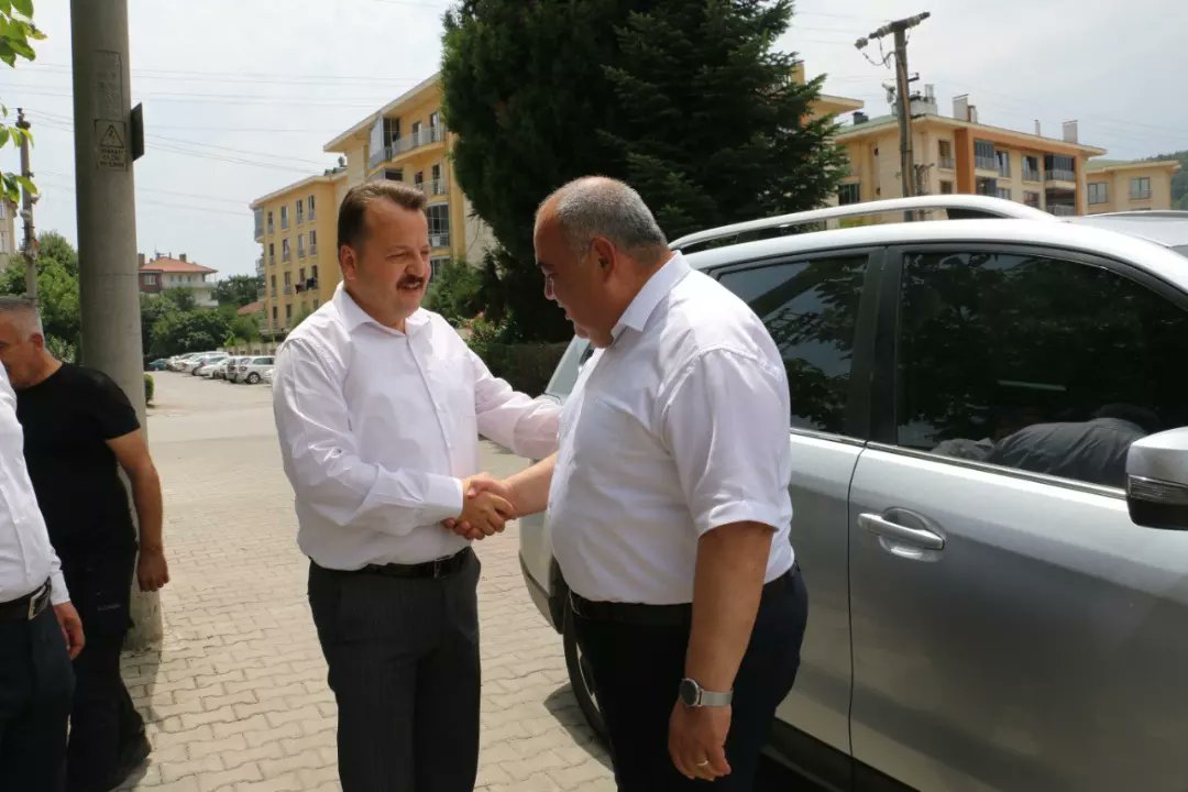 BartMem's tweet photo. Bartın Milletvekilimiz Sayın Yusuf Ziya ALDATMAZ, İl Milli Eğitim Müdürlüğümüzü ziyaret ettiler. 

Sayın Vekilimize nazik ziyaretleri ve destekleri için teşekkür ederiz.

Ayrıntılar👇

https://t.co/bs5iGZvrYl https://t.co/ulQUUccdGs