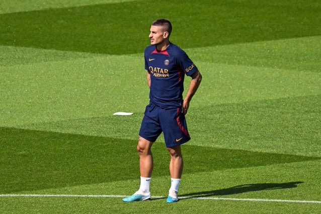 MercatoPlein's tweet image. 🚨 Marco Verratti vient de RATER sa visite médicale à Al-Hilal.

L’italien s’est allumé une Philip Morris après avoir terminé les tests physiques, devant les yeux ébahis des dirigeants du club… 😳

(Delirium)

#verratti #alhilal #psg