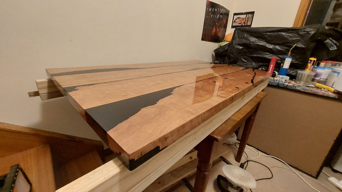 toddthepainter's tweet photo. I'm pleased with the once was a retaining wall. #ResinTable 
Will apply the ceramic coat once we get it down 2 flights of stairs to the family kitchen/dine/lounge area.
It's only 56kg but it's as slippery as a bar of soap. https://t.co/PTxGlwHcDW