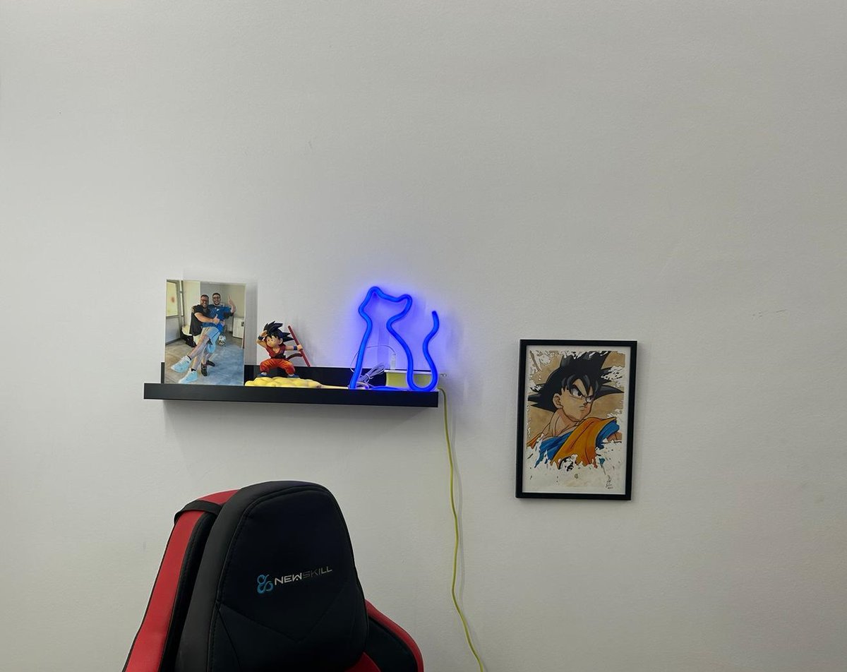 Una delicia... precioso, una pasada.... ese Son Goku dibujado a mano con café de @Eloyzeta_  es una locura!!! gracias crack, hoy en el streaming, se podrá ver detrás mía esa preciosidad :).