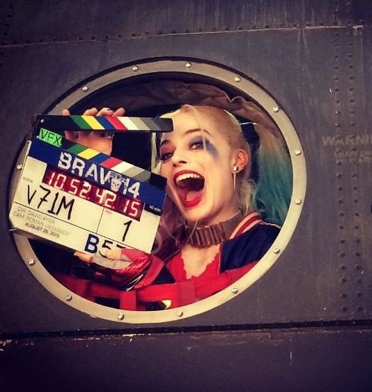 filesmargot's tweet photo. margot robbie in light, camera, action 🎬 https://t.co/BZSS6Sdq3i