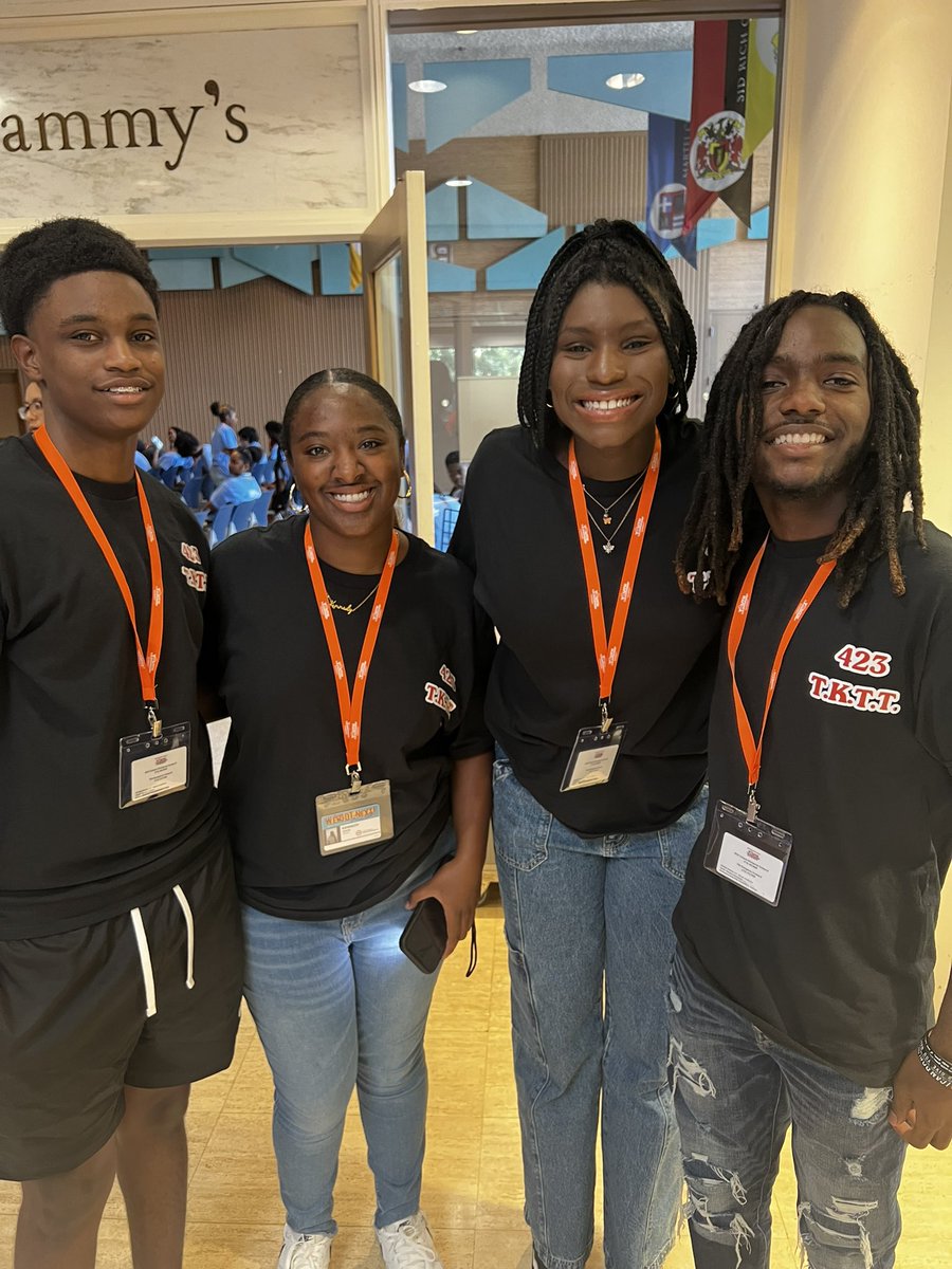 UrbanLeagueCHA's tweet photo. We are so excited to have some Urban League of Greater Chattanooga team members at the @NatUrbanLeague conference in #Houston this week! Plus, we have some of our #ProjectReadyMentor students at the 33rd annual Youth Leadership Summit, hosted by NUL! https://t.co/GDzUgKrTkR