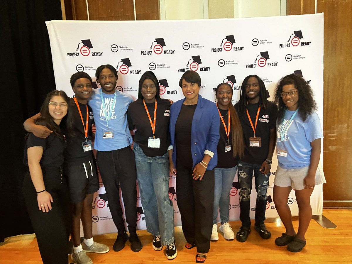 UrbanLeagueCHA's tweet photo. We are so excited to have some Urban League of Greater Chattanooga team members at the @NatUrbanLeague conference in #Houston this week! Plus, we have some of our #ProjectReadyMentor students at the 33rd annual Youth Leadership Summit, hosted by NUL! https://t.co/GDzUgKrTkR