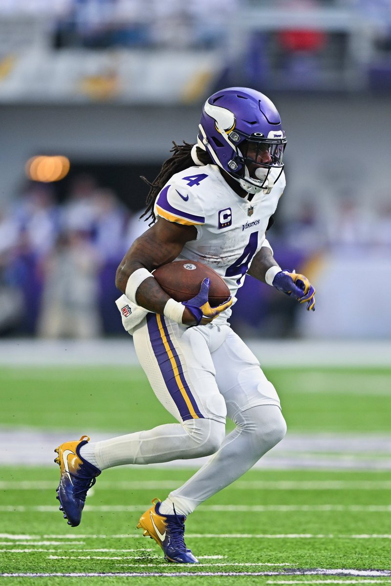 TomPelissero's tweet photo. Four-time Pro Bowl playmaker Dalvin Cook is flying today to New York for a visit with the #Jets this weekend. 
 
Cook, who averages 107 yards per game in his career, knows Aaron Rodgers from years of NFC North battles. Now they could team up to try to win a Super Bowl. https://t.co/lZtVyZaeMb