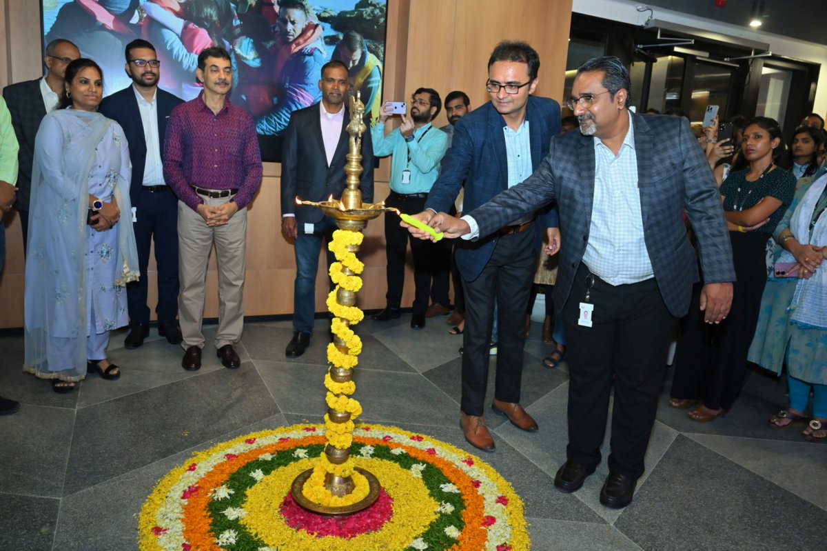 EY_GDSCareers's tweet photo. #NewOffice update! We just inaugurated out #EYGDS Hyderabad. The event was hosted by Mukul Pachisia, Global Operations Leader, EY GDS and was attended by Jayesh Ranjan, Principal Secretary of the Industries &amp; Commerce (cont) https://t.co/tCSOEVWWpk https://t.co/vlfrrB3J2Y