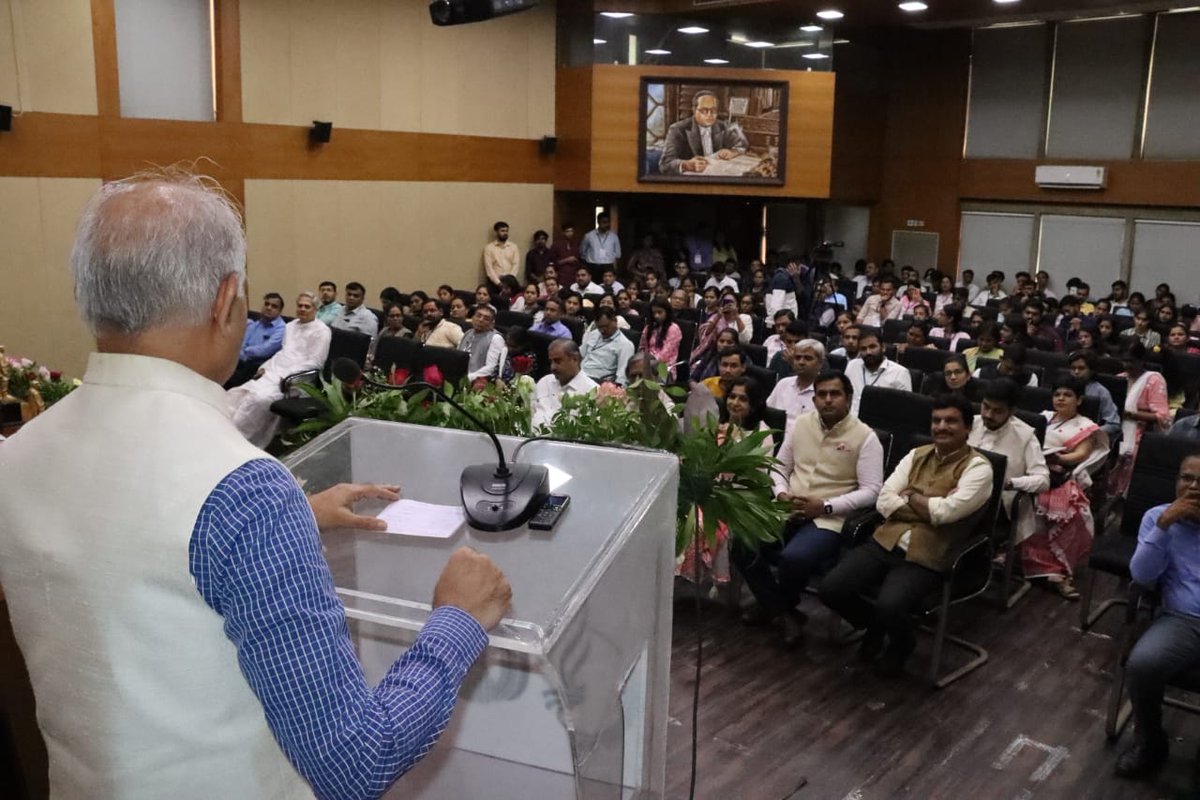 PROCUG1's tweet photo. SHoDH in collaboration with ICSSR New Delhi, BAOU Ahmedabad, MKBU Bhavnagar, SGGU Godhra and KSKVKU Bhuj organised Research Conclave 2023. Hon'ble Vice-Chancellor Prof. Rama Shanker Dubey sir graced the occasion as chief guest.
#CUG #Researchconclave https://t.co/6OB22V5QW9