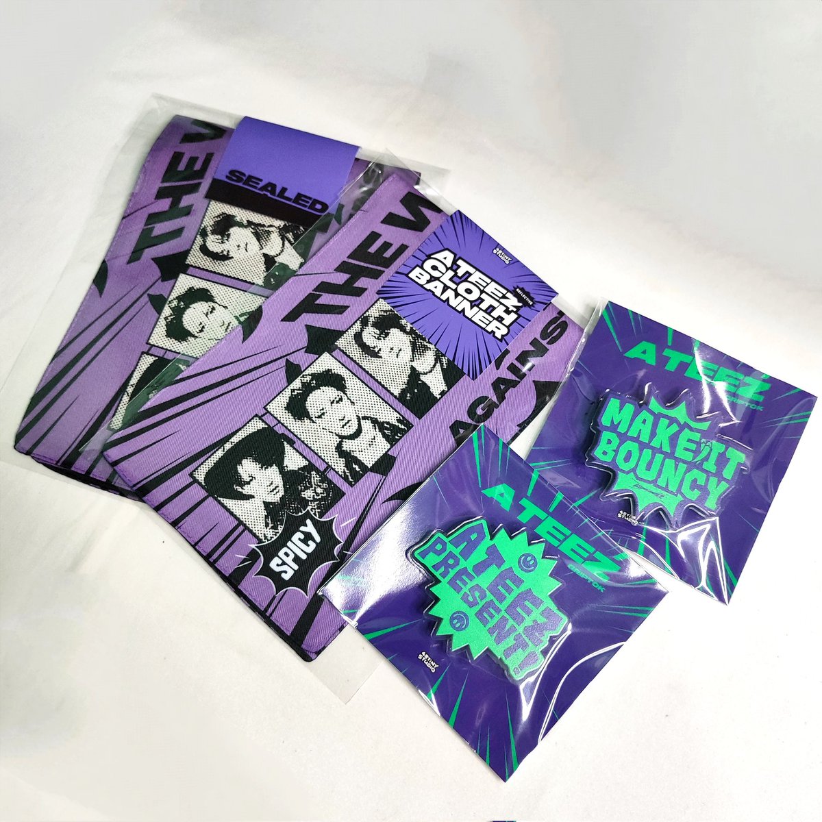foratinystudio's tweet photo. [ #made48tiny ]

Our OUTLAW themed goodies from our Tour Memento Collection! Those who purchased these goodies automatically will receive our Bouncy themed photocards 💥 https://t.co/w69YazPBjJ