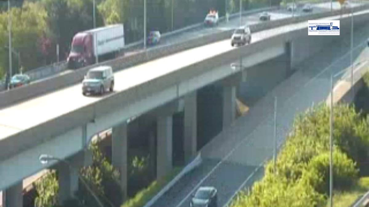 #ALERT: CRASH: Norfolk: I-64 West near Little Creed Road @wtkr2