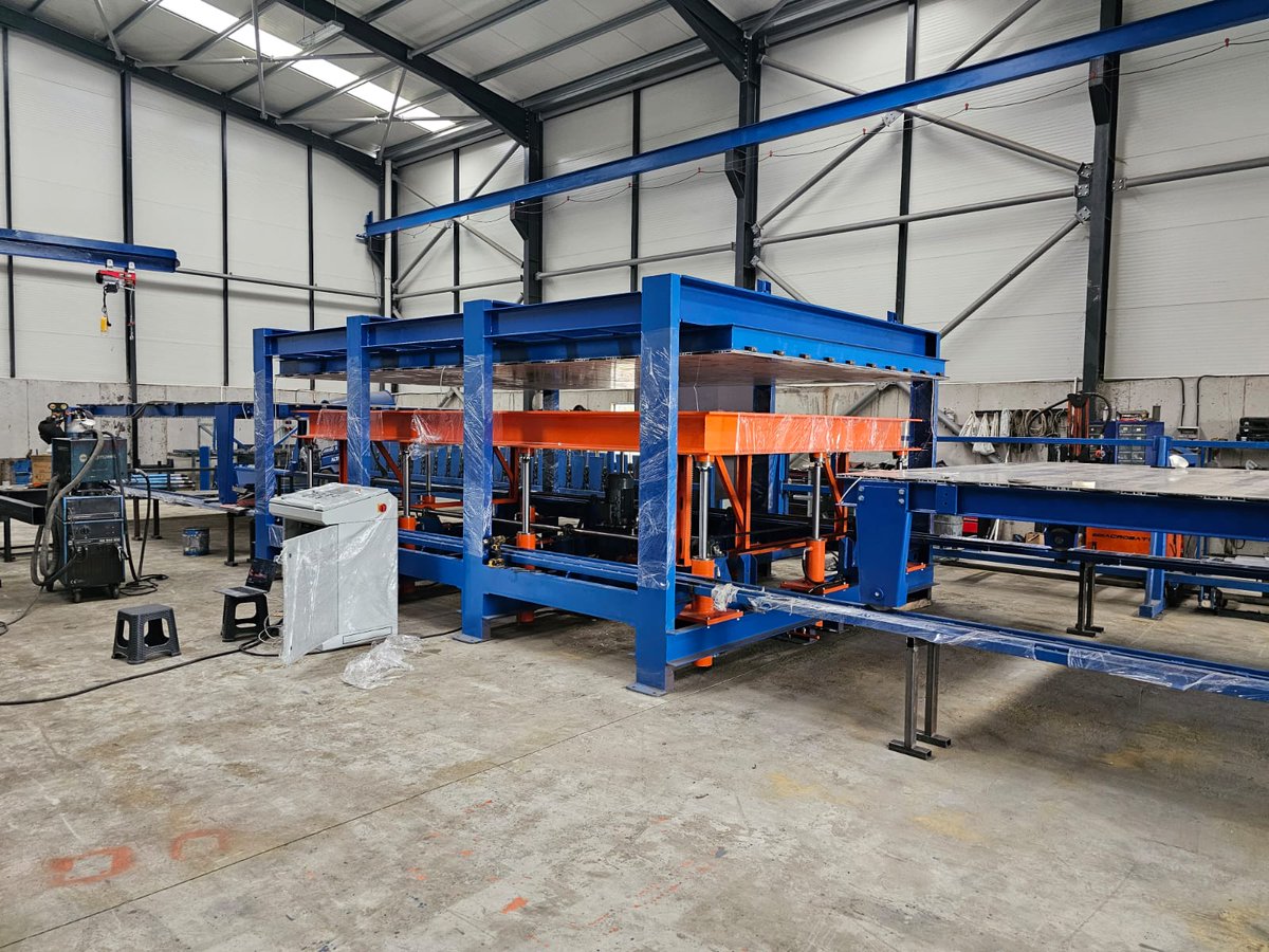 SinusMakine's tweet photo. #Sandwichpanelline #SandwichPanels #BoyKesme #Pres #Robotik #Rollfrom #Electronics #Technology #Tech #Electronic #Techie #Photooftheday #YerliÜretim #Sanayi #İthalat #Makine #SinüsMakine #Discontinious #Pres #Soğuk #Oda #Paneli #Üretim #Hattı Üretim tamam teslimat için hazır... https://t.co/GsXNoxjhH3