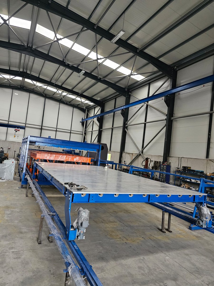SinusMakine's tweet photo. #Sandwichpanelline #SandwichPanels #BoyKesme #Pres #Robotik #Rollfrom #Electronics #Technology #Tech #Electronic #Techie #Photooftheday #YerliÜretim #Sanayi #İthalat #Makine #SinüsMakine #Discontinious #Pres #Soğuk #Oda #Paneli #Üretim #Hattı Üretim tamam teslimat için hazır... https://t.co/GsXNoxjhH3