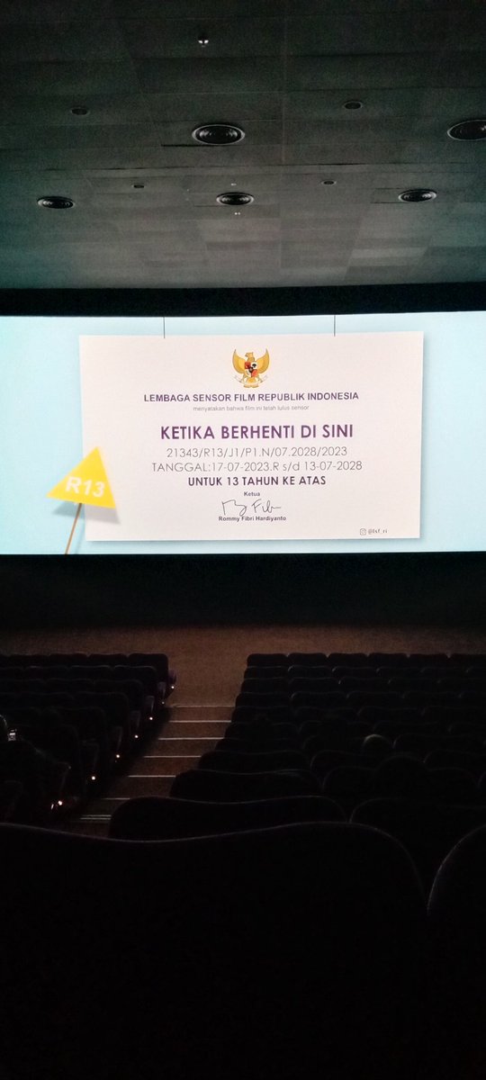 potatobelo's tweet photo. #KetikaBerhentiDisini 
bang @umayshhhhb tanggungjawab 🙂 
sesegukan nih aku di bioskop ga kelar-kelar ya Allah...
KEREN BGT POKOKNYA NIH FILM AAAAAA https://t.co/sGWpsahZ9F