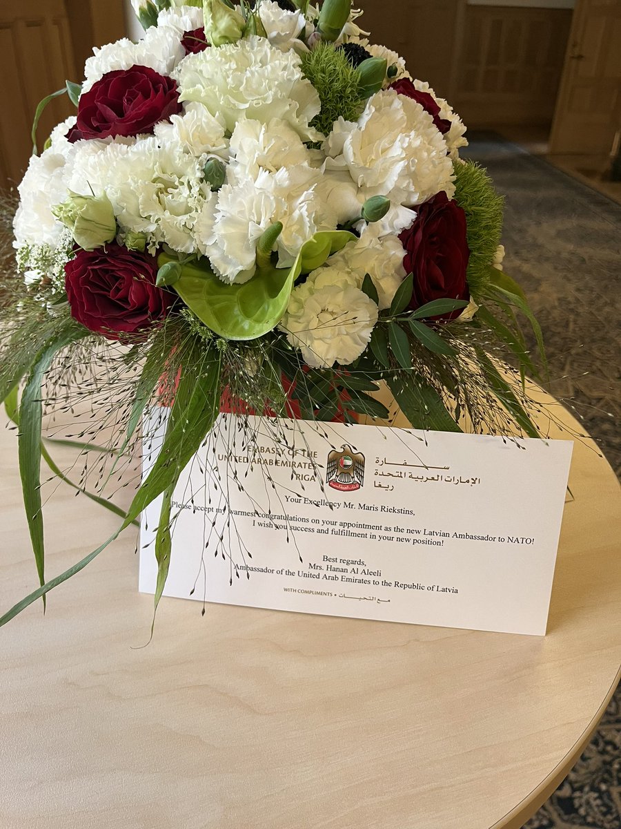 Very kind note of congratulations and beautiful flowers from the Dean of the diplomatic corps in 🇱🇻 Latvia H.E. Amb. of the United Arab Emirates 🇦🇪 Mrs. Hanan Al Aleeli. Thank you! @UAE_EMBRiga