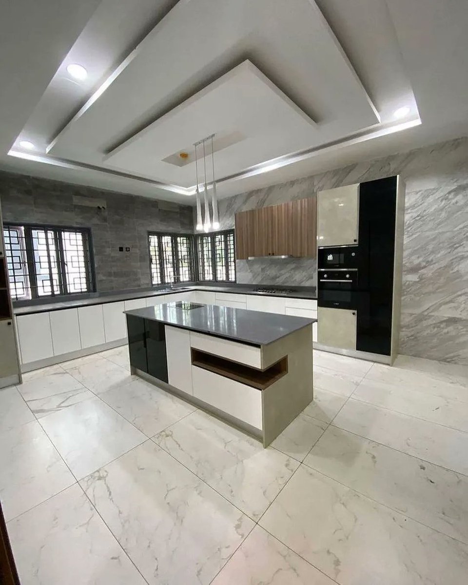 fortcubesrealty's tweet photo. A 5 Bedroom Fully Detached Contemporary Home with BQ Available FOR SALE 
Location: Katampe Extension, Abuja
Price: N350M
For Inspection:
09038000403
07055550475 https://t.co/Z0bNEocjgF
