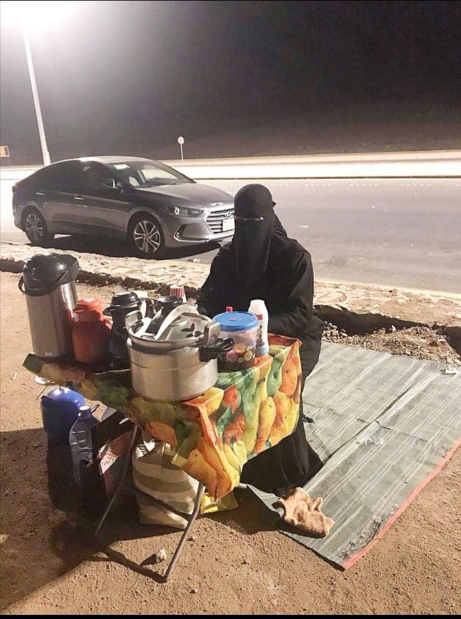 hureyaksa's tweet photo. تصدر هذا الوسم دليل كافي على معاناة الناس، ادخلوا للوسم وشاهدوا الفيدوهات والقصص التي تحكي آلام الفقر والبطالة والغلاء والضرائب، في دولة نفطية من أغنى دول العالم!

#الراتب_مايكفي_الحاجة https://t.co/P3zgSyLnKq