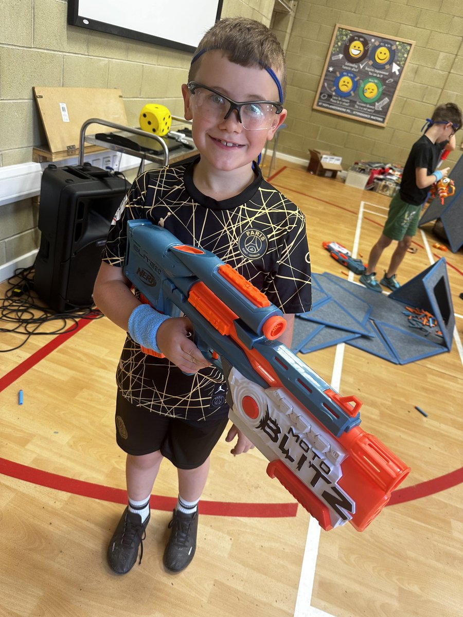 redfearn_chloe's tweet photo. NERFS WARS 🔫 all the summer holiday fun @HoylandswainePS https://t.co/EQ923sG4v8