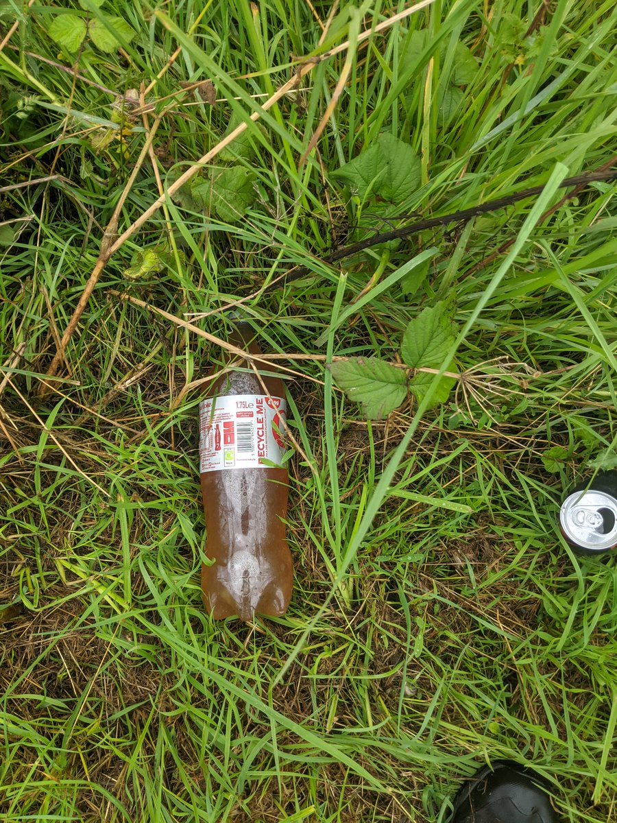 EricTorrington's tweet photo. Three lay-bys visited today on the A38 #Gloucestershire. + A meeting with Gemma from @StroudDC in one to 'talk #rubbish' & bins. Fly-tipped #oils taken away for disposal next week on my #PykeQuarry tip run. Supporting @TruckersUp @Litter_stroud @KeepBritainTidy https://t.co/nqHfW6ydK5