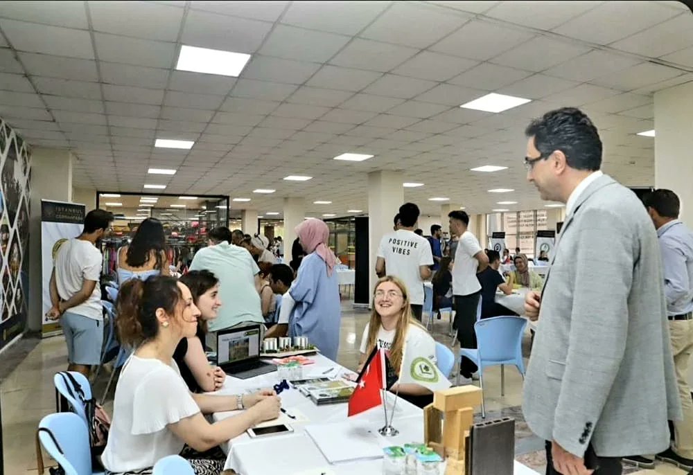 iucormanf's tweet photo. Alanında 1857 yılından beri, Türkiye'nin en iyi ve en güçlü öğretim kadrosuna sahip, tüm bölümleri ile akredite olmuş (MÜDEK+EUR-ACE / PEMDER) ilk ve tek Orman Fakültesi'ne aday öğrencilerimizi bekliyoruz... #1857 #166.yıl
27-29 Temmuz 2023 tarihlerinde İÜC Avcılar Yerleşkesi'nde https://t.co/jiF0WQDREz