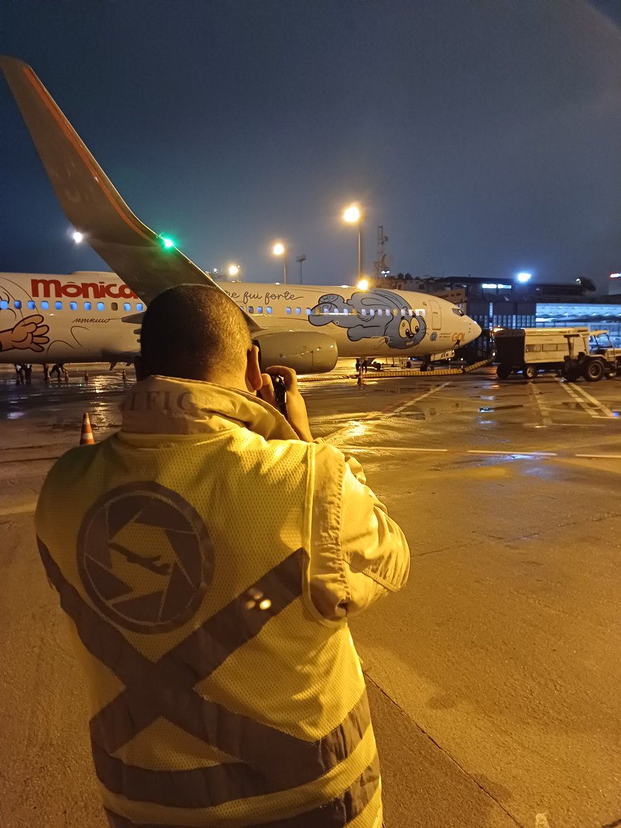 callado_rodrigo's tweet photo. Spotteando o B737-8EH (PR-GXW)🇧🇷 da @VoeGOLoficial durante o Spotter Day SDU 2023 da @infraero #spotterday #spotterdayinfraero https://t.co/exo0ADiE3y