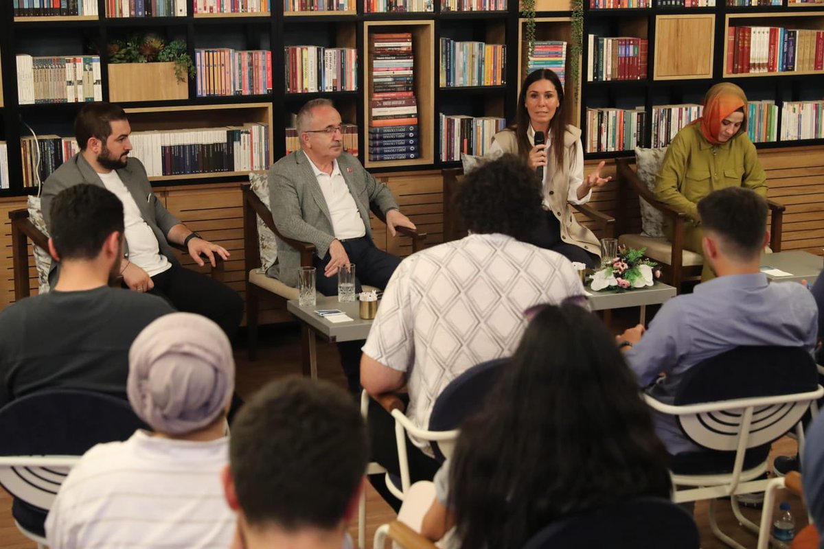 yilmazmcht's tweet photo. Samimi bir sohbet, içten bir gülümseme…

Genel Başkan Yardımcımız Çiğdem Karaaslan, İl Başkanımız Mehmet Köse ve İl Kadın Kolları Başkanımız Rabia Bay Keser ile Rasathane Kitap Kafe’de buluştuk. 

Samsun ve gençlik için çalışmalarımıza devam ediyoruz. https://t.co/uPNUKVsZci