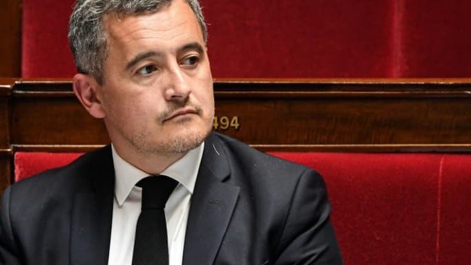 info_Paris_IDF's tweet photo. 🔴 DIRECT - Fronde des #policiers: "Je comprends cette émotion, cette colère et cette tristesse", affirme Gérald #Darmanin.

👉 "En cette période difficile, je voulais dire aux #policiers qu’ils ont été valeureux et courageux", poursuit le ministre de l’Intérieur. (BFM) #Code562 https://t.co/mS6VrNA2g8