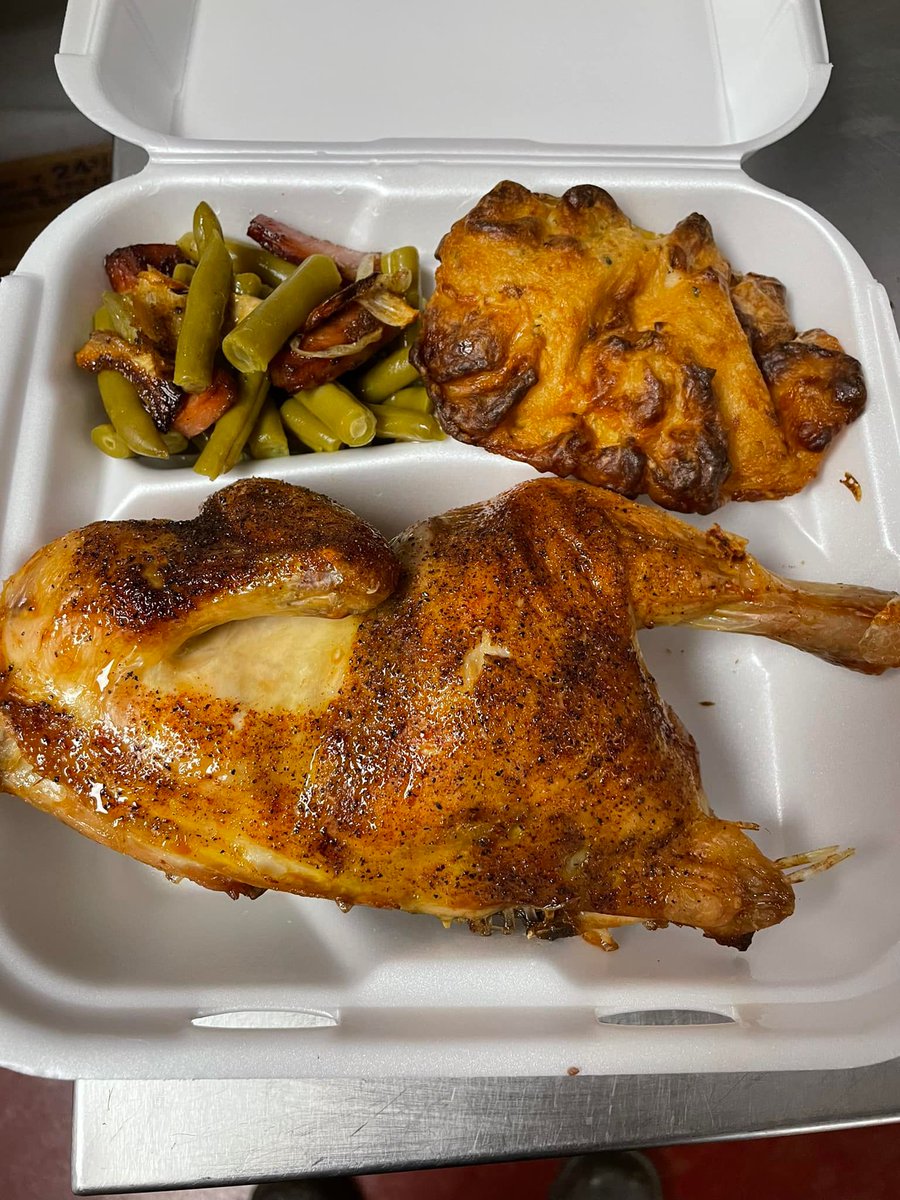 **For TOMORROW Friday 28th**
Here at Bubbarock Meat Co we will be doing-
CHICKEN DINNERS for $10.00
Includes:
Half smoked chicken, Bubbarock green beans in bubbas famous butter sauce,
AND twice baked potato!!
Starting at 10:30am till they’re gone
Call to Preorder: 
419-483-5649