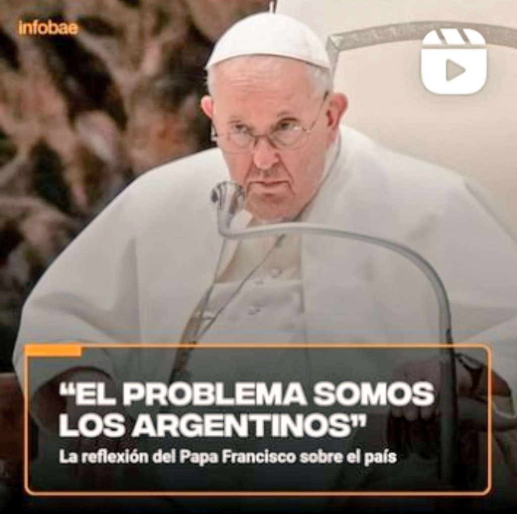 martinpugliese's tweet photo. La raíz del problema argentino no tiene nada que ver con nuestra Economía ni con nuestras Leyes ni con nuestros Impuestos. Ni siquiera con nuestros Políticos. Nuestro ÚNICO problema (del que derivan todos los demás) es nuestra Cultura. No existen países en el mundo, ni ahora ni en ningún momento de la historia, que hayan progresado en base al "pobrismo".

Lamentablemente, el argentino promedio cree que el rico es malo y el pobre es bueno. Que el inquilino es bueno y el locador, perverso. Que lo privado es demoníaco y lo estatal, sublime. Pues bien, es IMPOSIBLE progresar con paradigmas tan idiotas. Más o menos como ganar un partido de fútbol creyendo que los tantos se anotan mandando la pelota al lateral.

Aunque cambiáramos todas nuestras leyes, e incluso a todos nuestros políticos, mientras nuestra sociedad siga pensando así no tendremos ninguna chance de salir del atraso. Podrán venir gobiernos mejores o peores, ciclos mejores y ciclos peores, pero una "falla" de esta envergadura, en el largo plazo te condena necesariamente al fracaso.

Si les parece que exagero, fíjense lo que pasa en cualquier lugar del país, en cualquier momento, cada vez que vuelca un camión con zapatillas, pollos, electrodomésticos, gaseosas o cualquier otra cosa. Automáticamente es desvalijado. Siempre. En todos los casos. ¿Por qué una sociedad que procede así de pronto elegiría políticos virtuosos? ¿Por arte de magia?

Por supuesto que esto no significa que no haya personas (y políticos) excelentes en Argentina, pero nuestra cultura general está equivocada. Odiamos al exitoso. Y somos alérgicos a la ley. Así nos va.