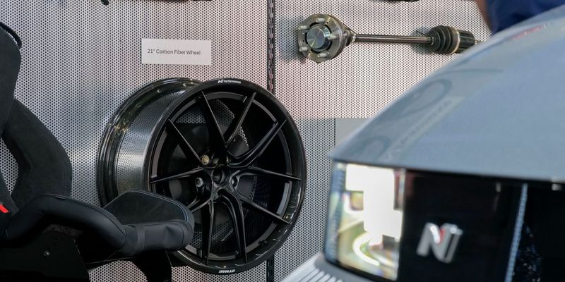 RoadandTrack's tweet photo. Hyundai is bringing carbon fiber wheels to its N cars. https://t.co/qF5huuGvhu https://t.co/9IsPrHWQwg