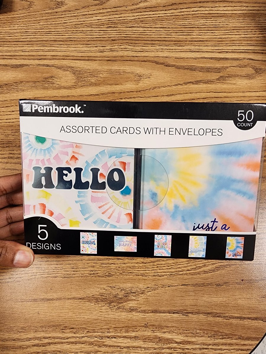 Attention #teachers & #schoolcounselors - if you need a planner with monthly/weekly formats, a lesson plan section & communication log, go to @AldiUSA and get this one for $6.99. They also have this box of 50 thank you cards for $4.99.
#teacherhack #backtoschool