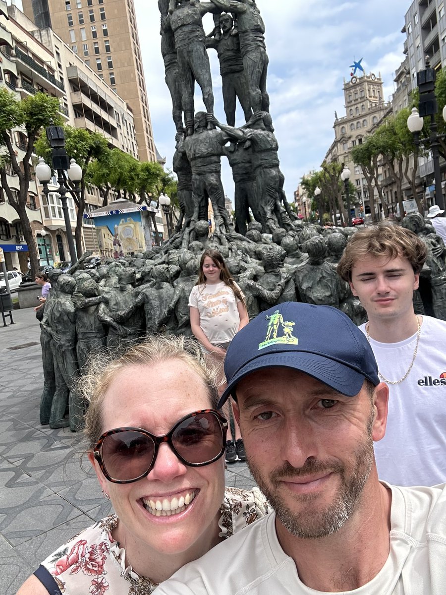 Matt74P's tweet photo. Little trip to Tarragona…no idea what this statue is all about though.  #Spain #holidays #statue #sun https://t.co/o2Wk3Y2DUU