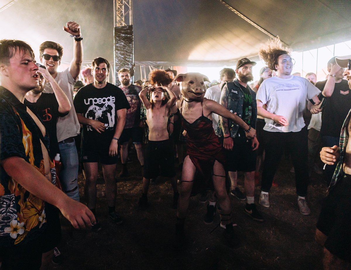 2000trees's tweet photo. 🌳 If you wanna join the friendliest + BESTEST festival family in the world at 2000trees 2024, grab your tickets from https://t.co/SzfluNIJPD... with a whopping 30% off until the end of the month!!!!

📸 @snaprockandpop https://t.co/1jKMT18Dd7