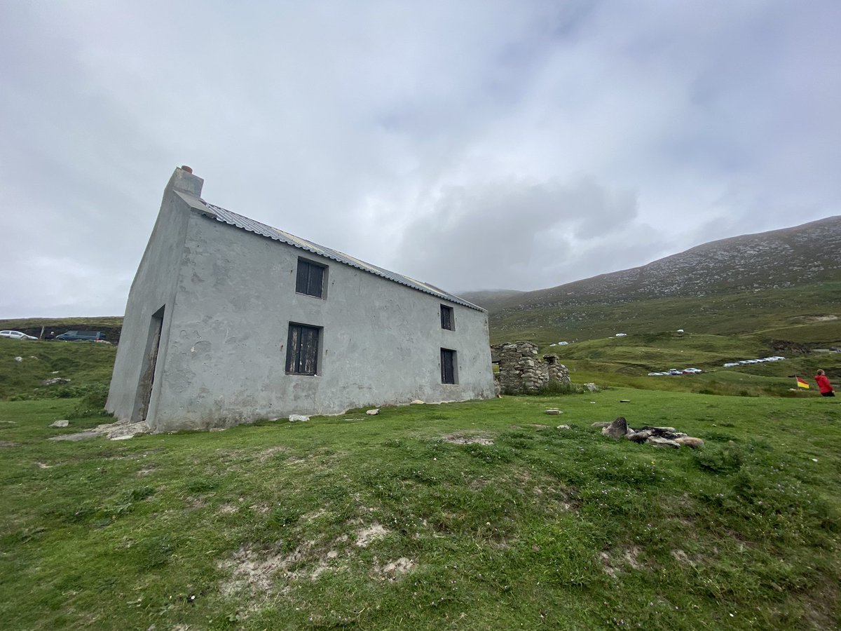 époque press tweet media