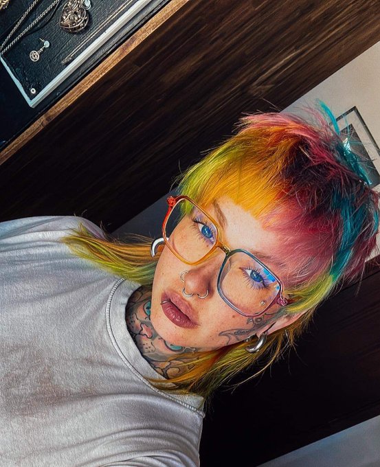 Am I cute enough to spend 3,75$ to see me fuck? https://t.co/DWFHhlzVGD https://t.co/7D5ZqMgWcD