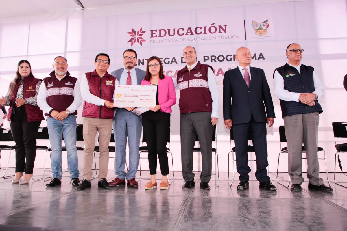 natycastrejonv's tweet photo. Es un privilegio acompañar a las comunidades educativas de la @UPTulancingo, @utec_tgo, @UICEH, #UPNH sedes: Tenango y Tulancingo y @utec_tgo sede: Huehuetla, para entregar uno de los apoyos más representativos del gobierno de @juliomenchaca_ 

Hoy, 863 jóvenes son beneficiados con las #BecasParaLaTransformación, con una inversión de más de 13.5 millones de pesos, las y los estudiantes de educación superior, tendrán la posibilidad de continuar sus estudios para alcanzar sus metas.

#PrimeroEIPueblo  #PrimeroLaEducación 
#ResultadosQueMejoranVidas @SEPHidalgo #NatyCastrejón