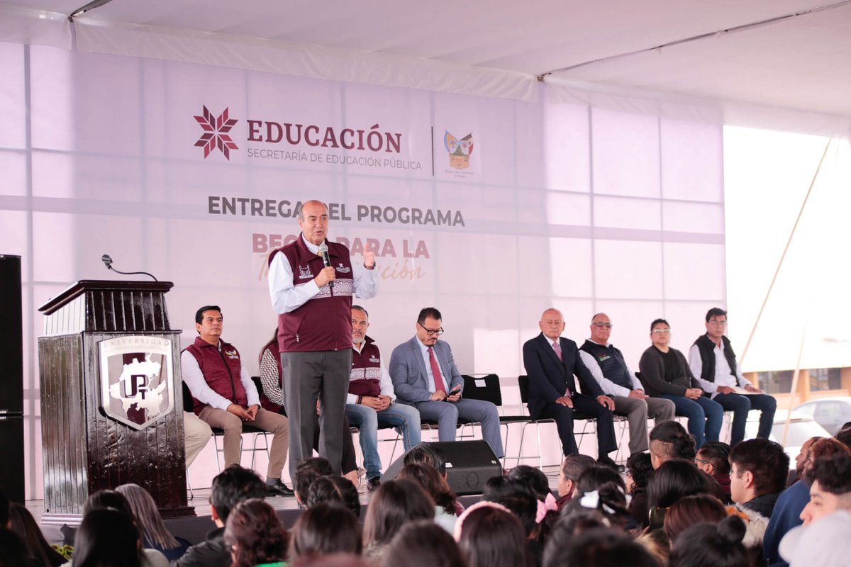 natycastrejonv's tweet photo. Es un privilegio acompañar a las comunidades educativas de la @UPTulancingo, @utec_tgo, @UICEH, #UPNH sedes: Tenango y Tulancingo y @utec_tgo sede: Huehuetla, para entregar uno de los apoyos más representativos del gobierno de @juliomenchaca_ 

Hoy, 863 jóvenes son beneficiados con las #BecasParaLaTransformación, con una inversión de más de 13.5 millones de pesos, las y los estudiantes de educación superior, tendrán la posibilidad de continuar sus estudios para alcanzar sus metas.

#PrimeroEIPueblo  #PrimeroLaEducación 
#ResultadosQueMejoranVidas @SEPHidalgo #NatyCastrejón