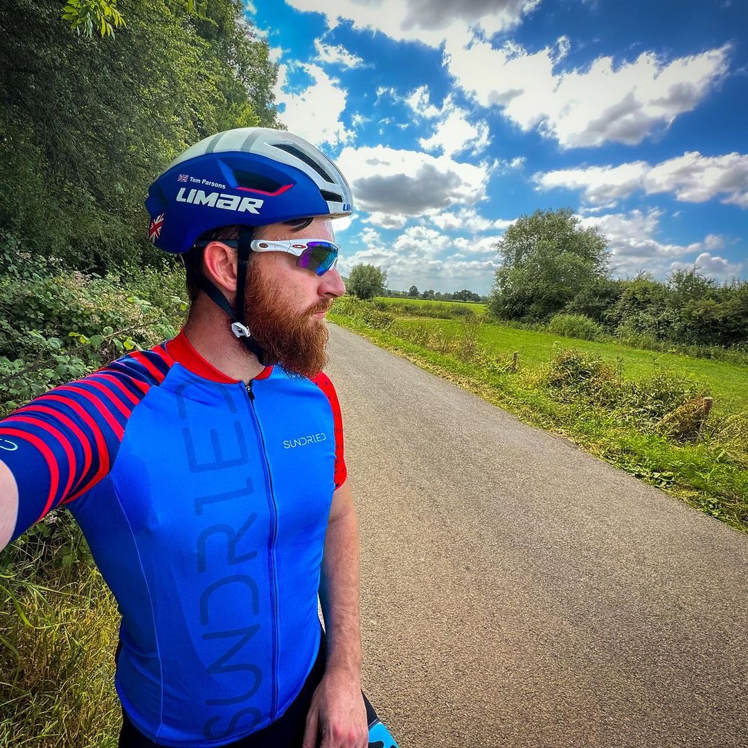 Sundried's tweet photo. Come on British weather, we're missing the sun! βοΈπ¦οΈ
parso177 wears the 'Sundried Spots And Stripes Men's Short Sleeve Cycle Jersey'.
#cycling #cyclekit #cyclist #cycle #britishsummer #summer #sun #blueskies https://t.co/kSrBkkYxLT